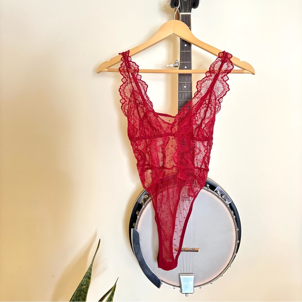 Elegant Lace Bodysuit - Red